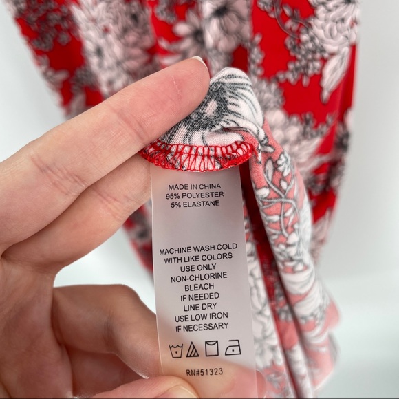 Vince Camuto Floral Sleeveless V-Neck Maxi Dress - Picture 5 of 8